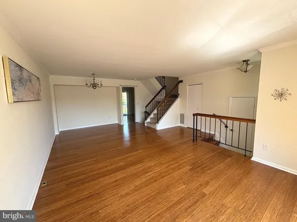 $2,900 | 3318 Buckeye Lane, Fairfax, VA 22033
