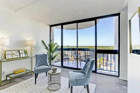 $399,000 | 5001 Woodway Drive, Unit 1405, Houston, TX 77056