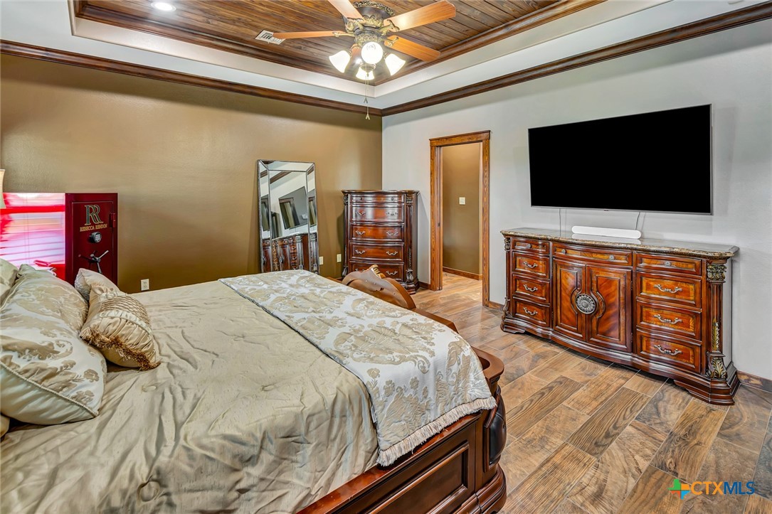 121 Spring Ridge Drive Victoria, TX 77904 - Photo 10 of 48 Primary Bedroom