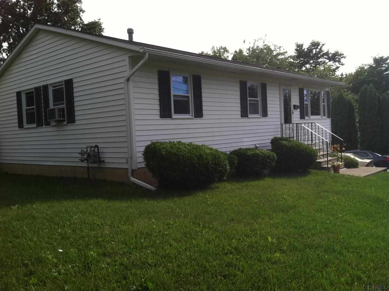 20 Alpine Street Rensselaer, NY 12144 - Photo 4 of 23 Photo 4