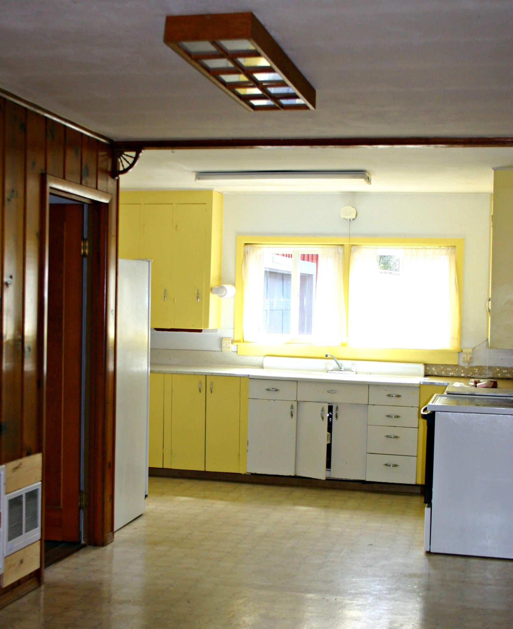 2025 Old Netarts Road West Tillamook, OR 97141 - Photo 3 of 9 Dining/Kitchen