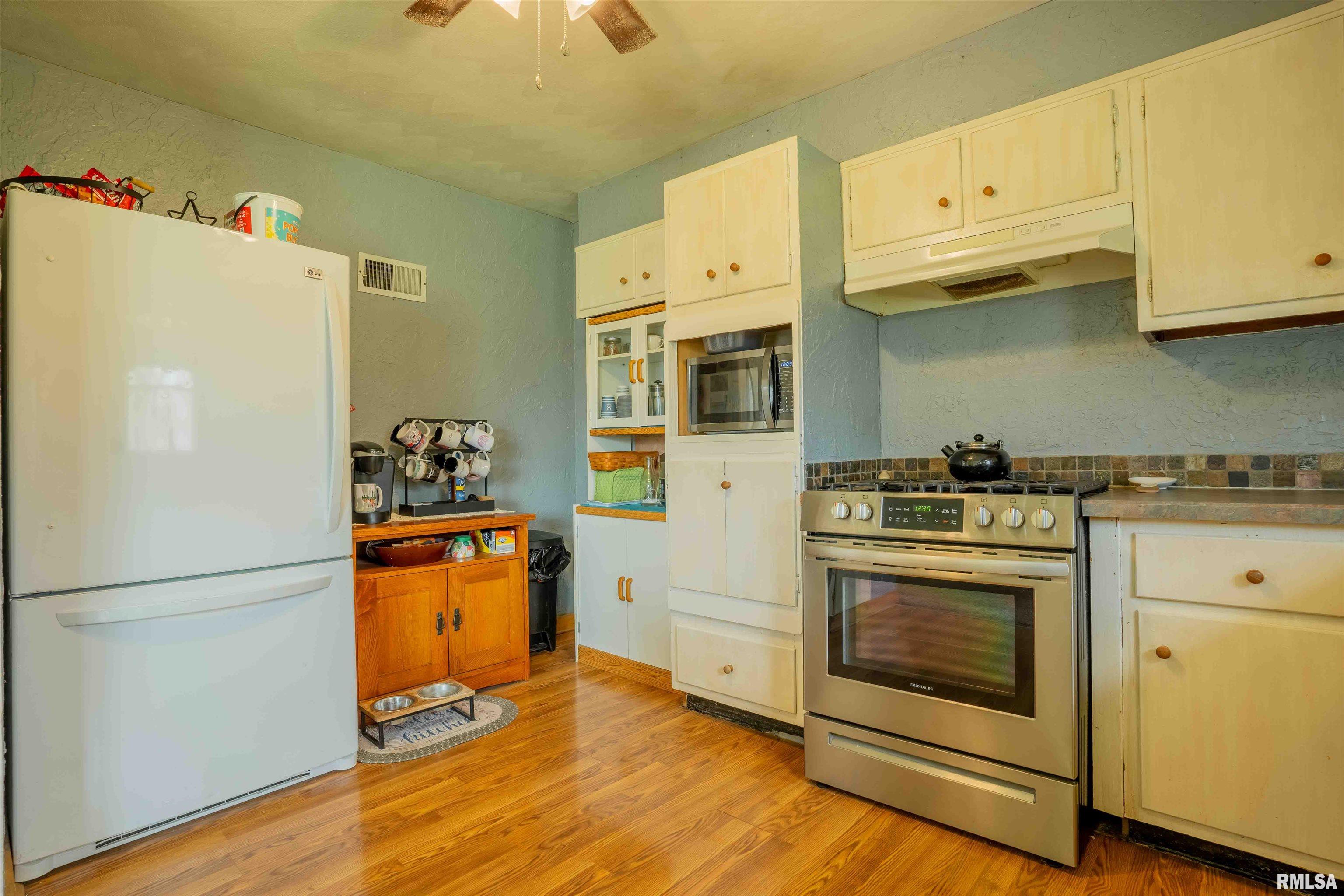 2029 Springfield Road East Peoria, IL 61611 - Photo 9 of 24 Gallery Image 9