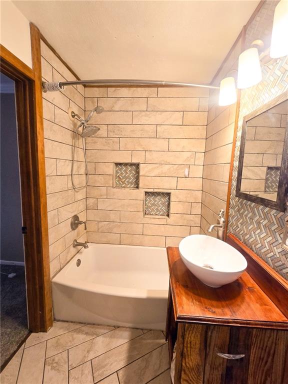 103 South Hyde Street Windsor, MO 65360 - Photo 14 of 25