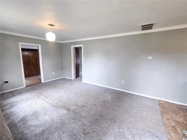 $152,000 | 103 South Hyde Street, Windsor, MO 65360