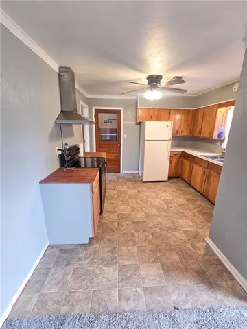 $160,000 | 103 South Hyde Street, Windsor, MO 65360