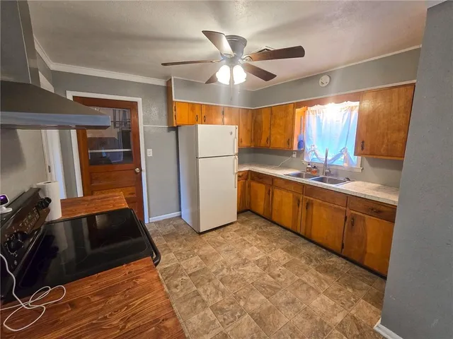 $160,000 | 103 South Hyde Street, Windsor, MO 65360