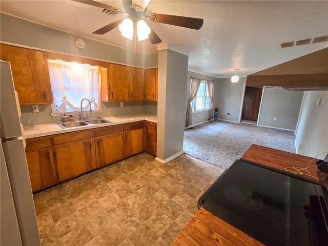 $160,000 | 103 South Hyde Street, Windsor, MO 65360