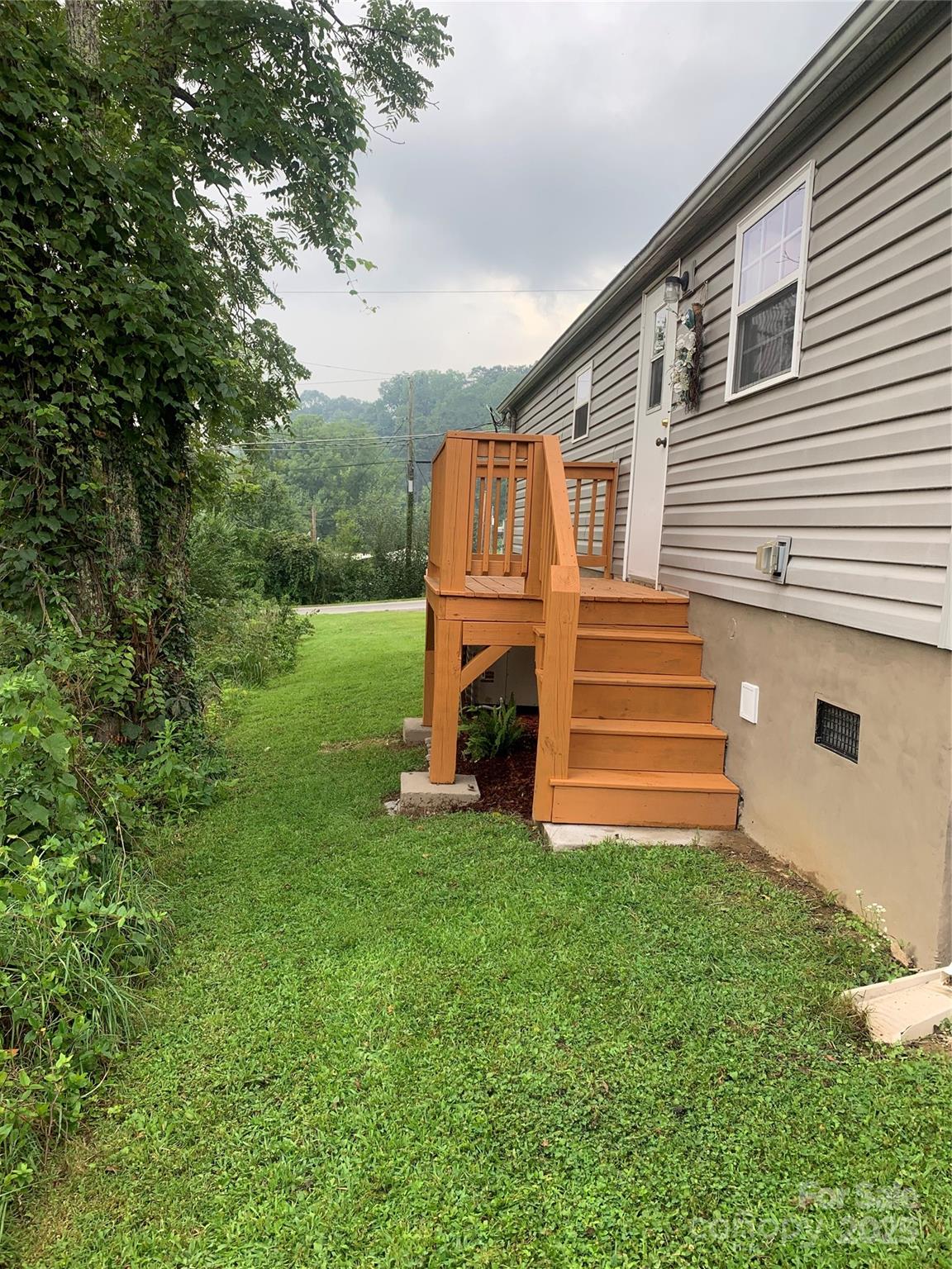 116 Thompson Cove Road Clyde, NC 28721 - Photo 2 of 19