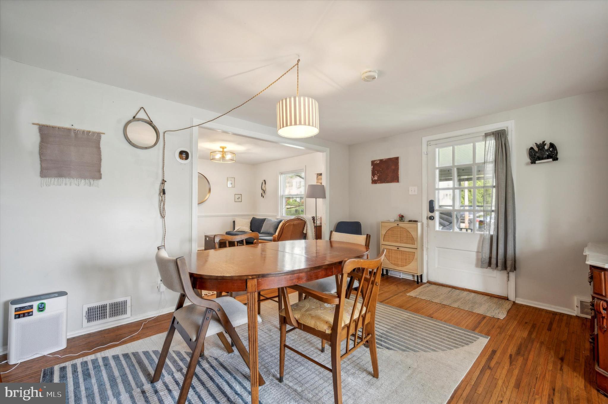 724 Thorndale Road Aldan, PA 19018 - Photo 5 of 16 Entry/Dining Area