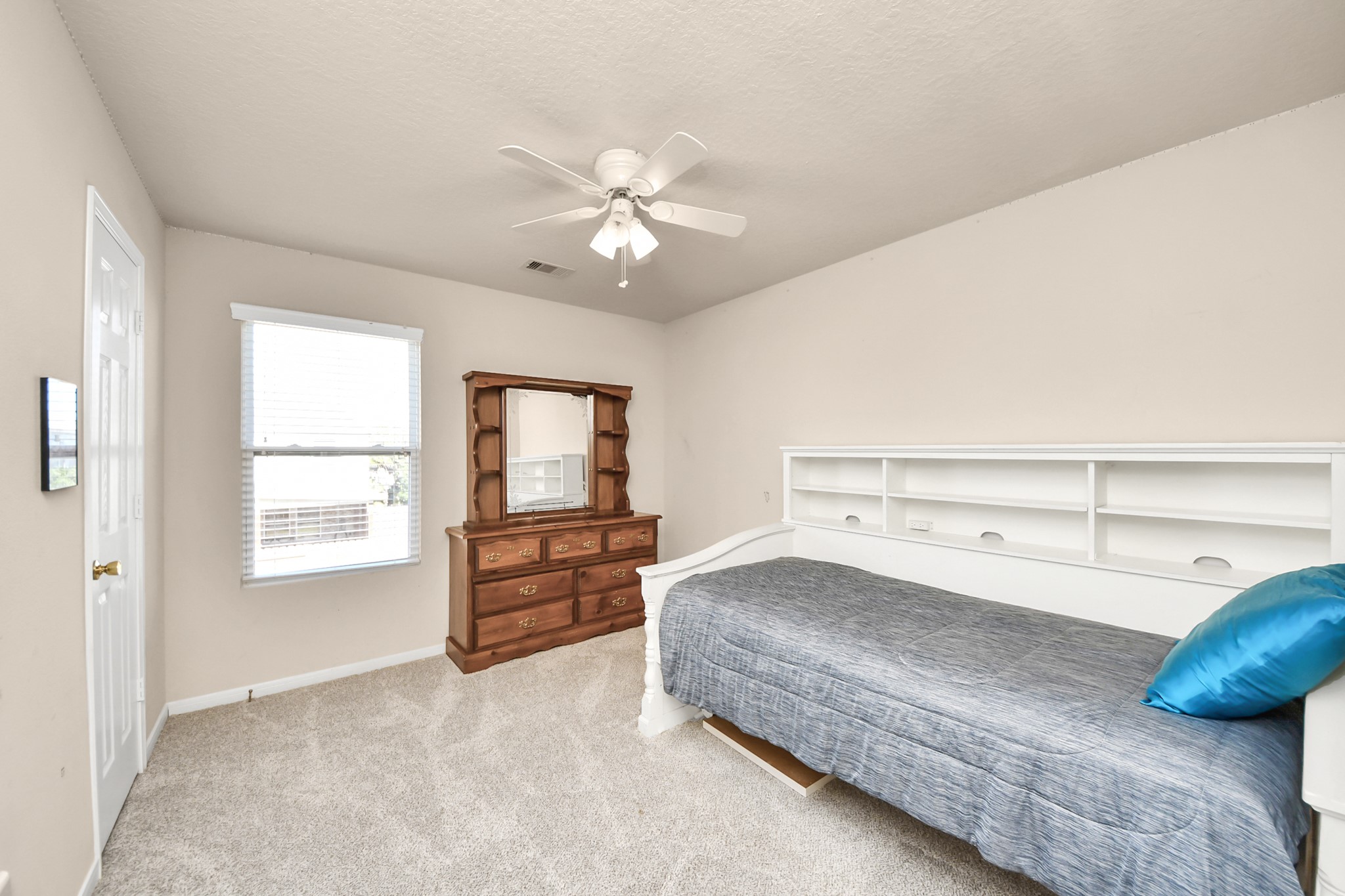 5615 Turmeric Drive Baytown, TX 77521 - Photo 39 of 49 Bedroom 3