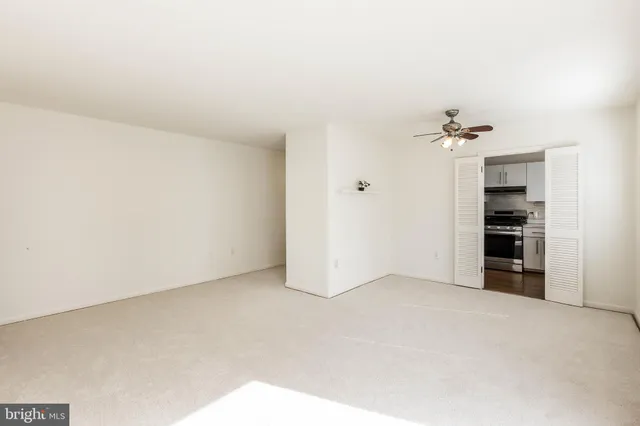 $2,250 | 10650 Weymouth Street, Unit 201, Bethesda, MD 20814