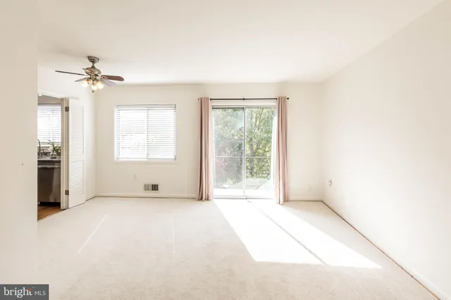 $2,250 | 10650 Weymouth Street, Unit 201, Bethesda, MD 20814