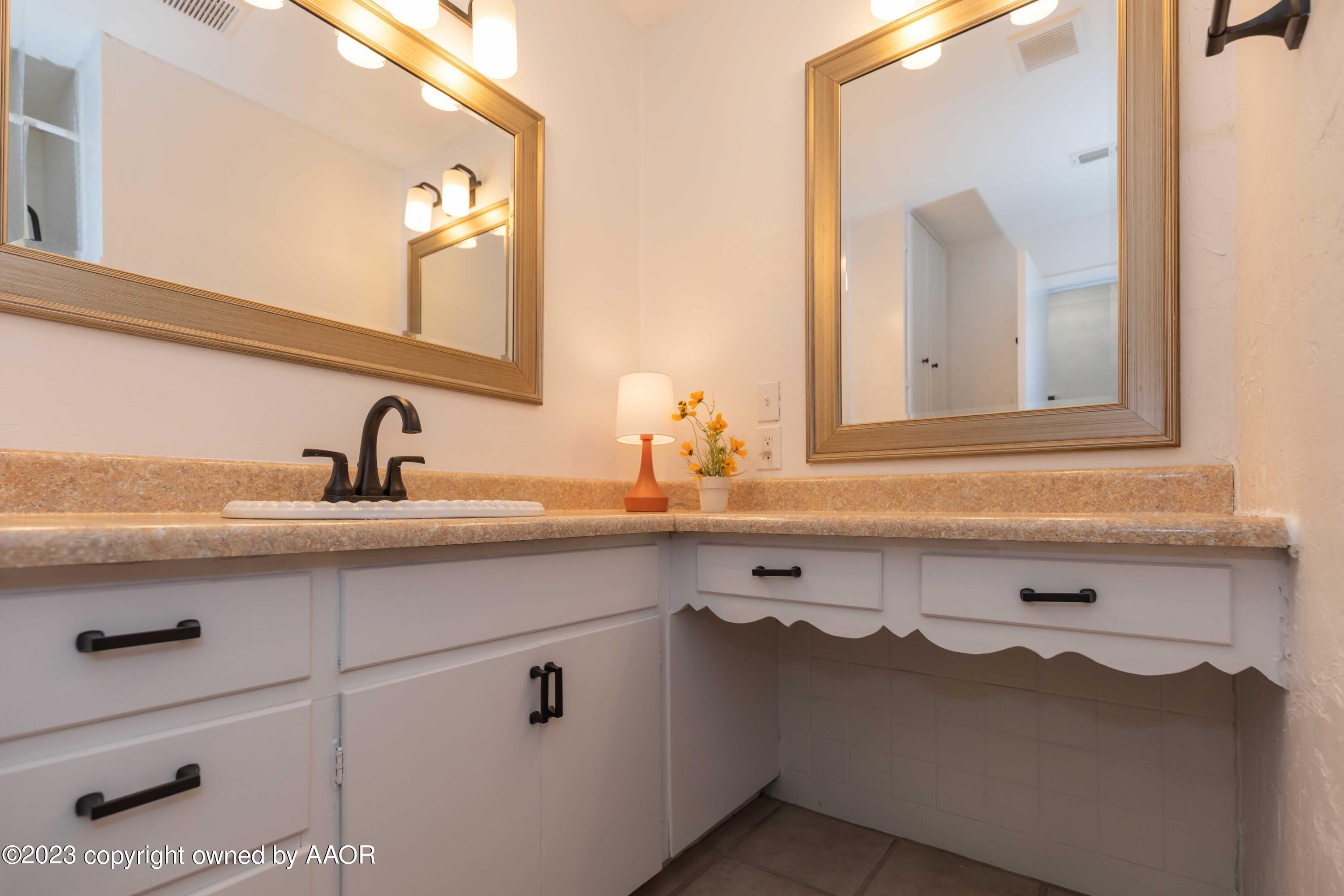 3406 Concord Road Amarillo, TX 79109 - Photo 33 of 46 BATHROOM 2 VIEW 2