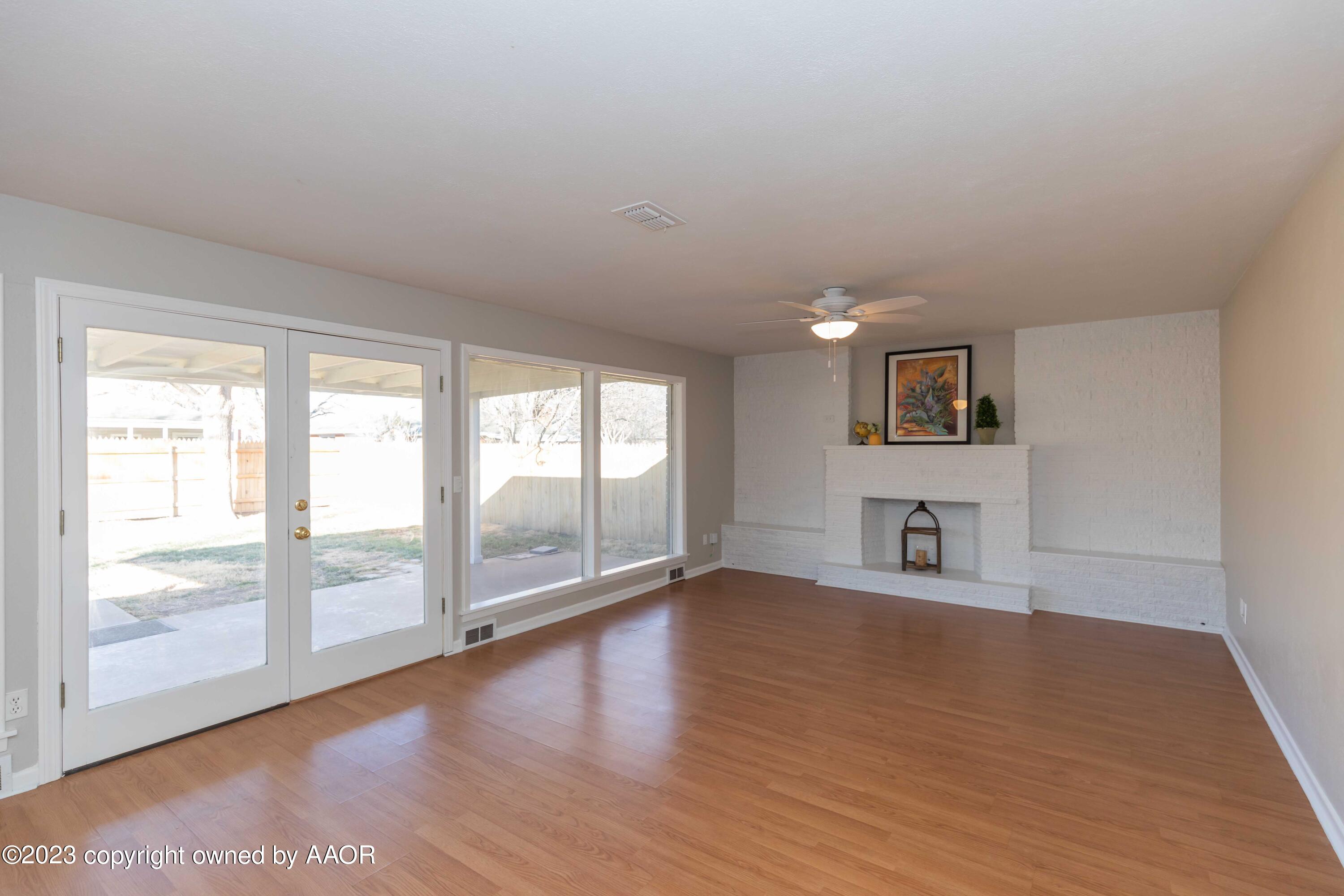 3406 Concord Road Amarillo, TX 79109 - Photo 6 of 46 LIVING ROOM VIEW 1