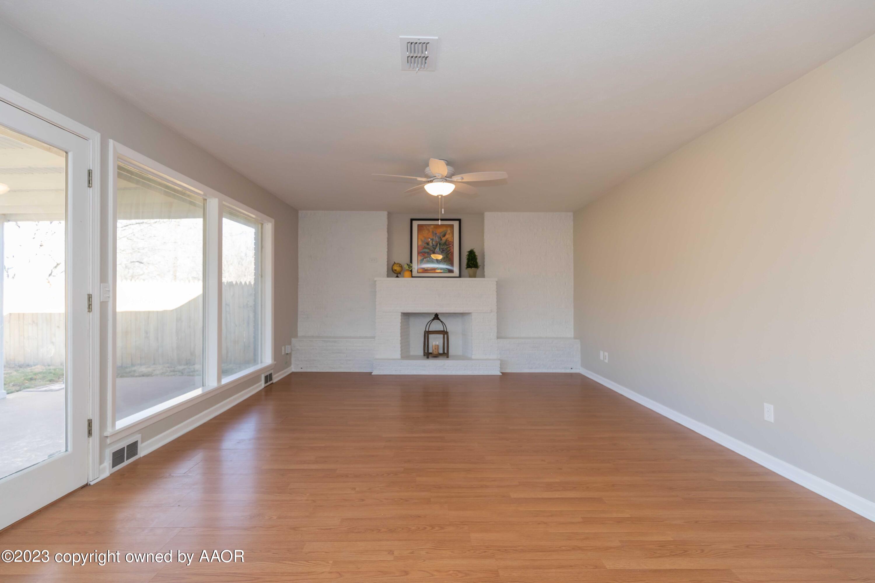 3406 Concord Road Amarillo, TX 79109 - Photo 7 of 46 LIVING ROOM VIEW 2