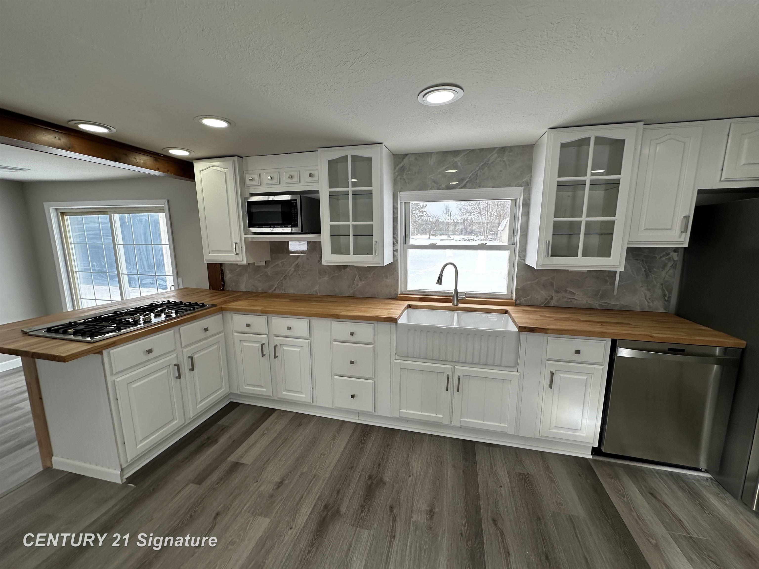8040 Beecher Road Flushing, MI 48433 - Photo 6 of 22