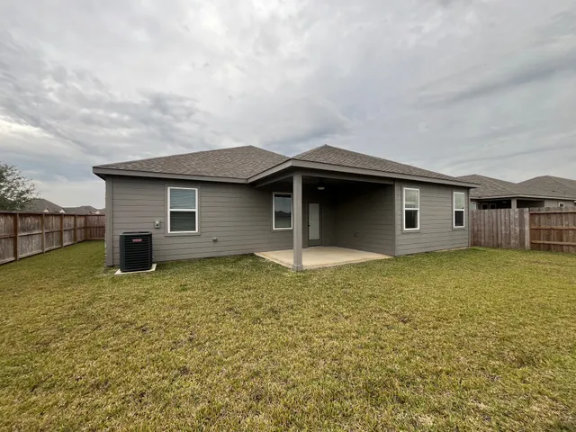$370,900 | 1931 June Lk Lane, Iowa Colony, TX 77583