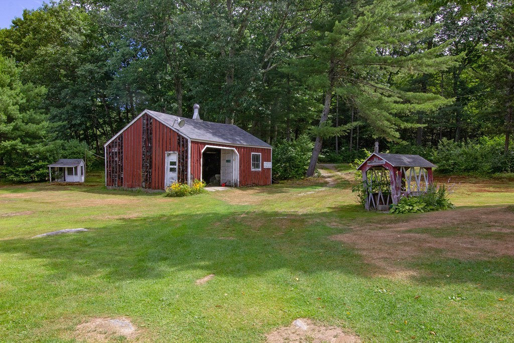 923 General Knox Road Russell, MA 01071 - Photo 4 of 15 Gallery Image 4