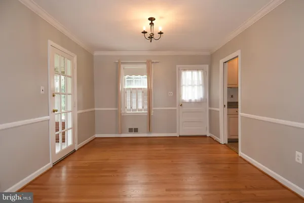$5,300 | 4520 41st Street North, Arlington, VA 22207