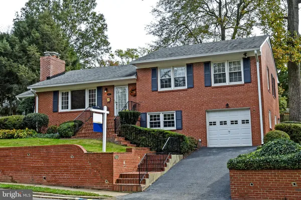 $5,300 | 4520 41st Street North, Arlington, VA 22207