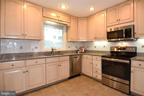 $5,300 | 4520 41st Street North, Arlington, VA 22207