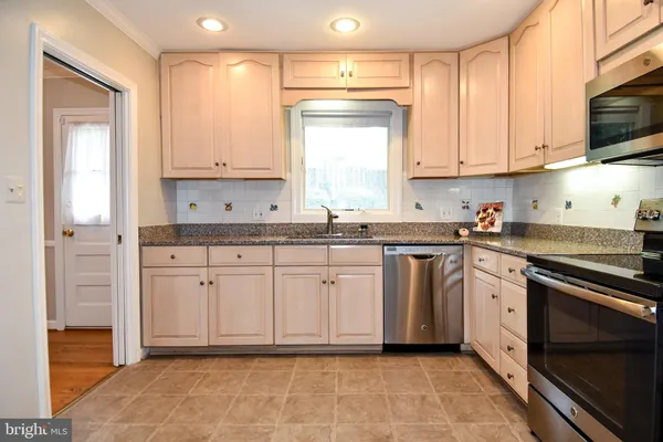 $5,300 | 4520 41st Street North, Arlington, VA 22207