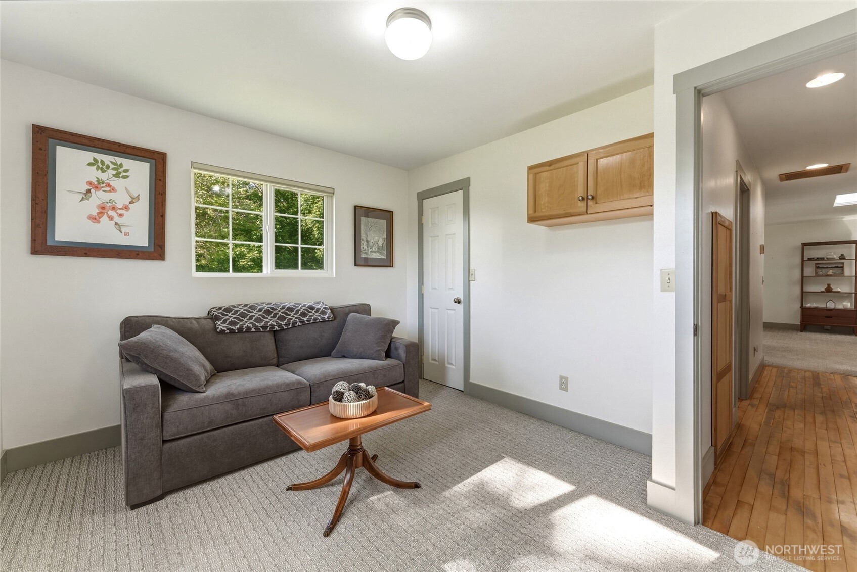 5834 Russell Creek Road Walla Walla, WA 99362 - Photo 24 of 38 a living room with furniture and a window