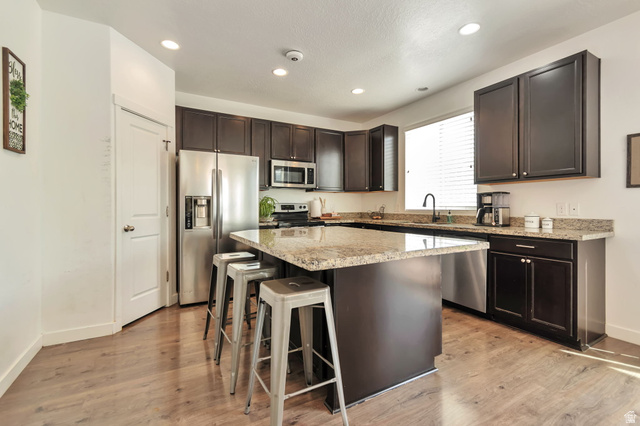 253 Quartz Road Tooele, UT 84074 - Photo 4 of 33