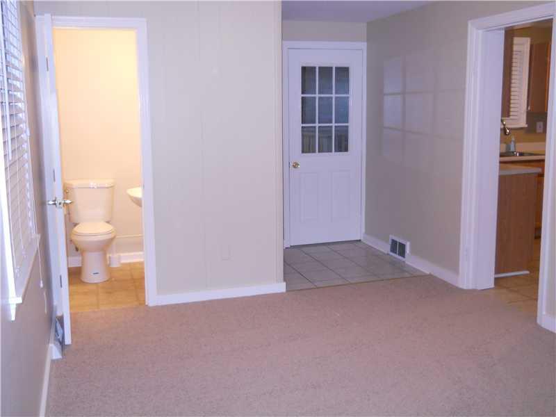 214 Siebert Road Pittsburgh, PA 15237 - Photo 3 of 13 Family Room.