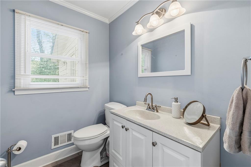 1373 Sanden Ferry Drive Decatur, GA 30033 - Photo 13 of 38