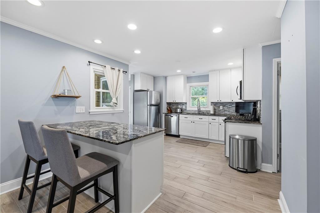 1373 Sanden Ferry Drive Decatur, GA 30033 - Photo 14 of 38