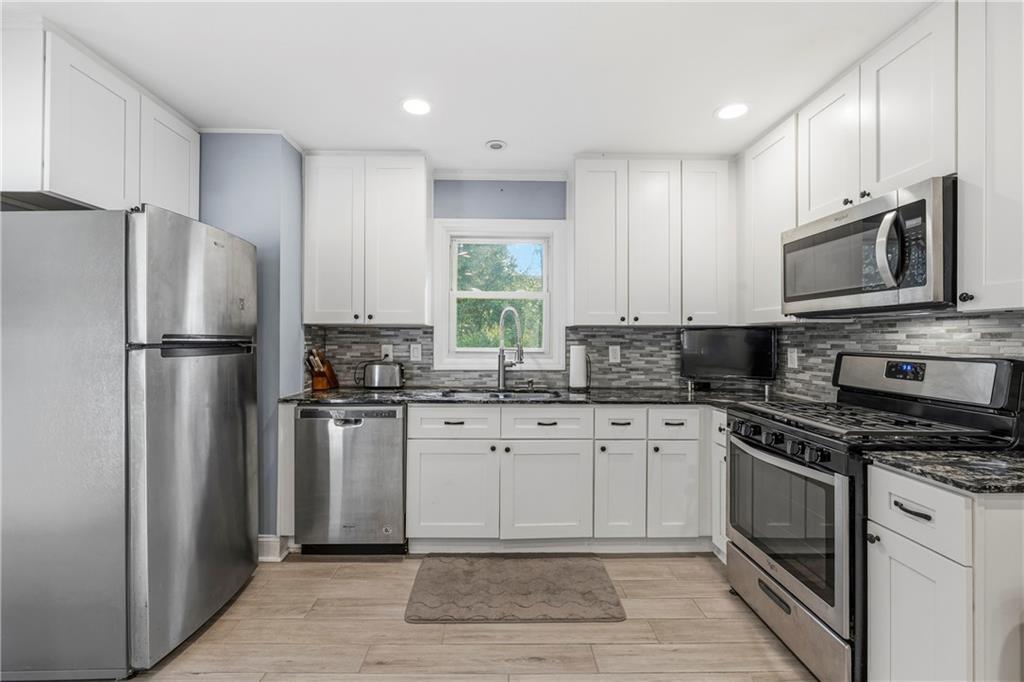 1373 Sanden Ferry Drive Decatur, GA 30033 - Photo 15 of 38