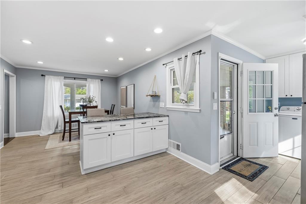 1373 Sanden Ferry Drive Decatur, GA 30033 - Photo 16 of 38