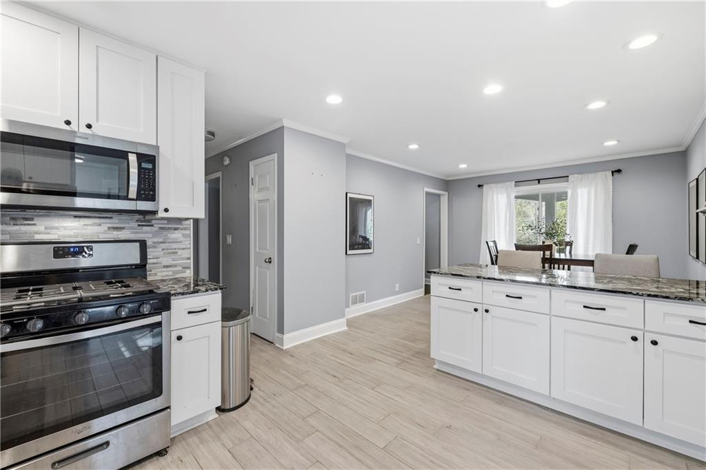 1373 Sanden Ferry Drive Decatur, GA 30033 - Photo 17 of 38