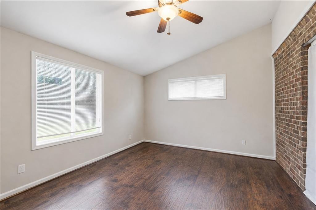 1373 Sanden Ferry Drive Decatur, GA 30033 - Photo 9 of 38