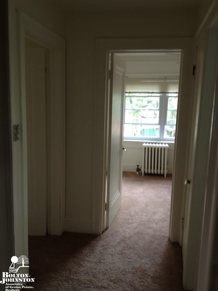 22707 Ridgeway Street, Unit UPPR St. Clair Shores, MI 48080 - Photo 10 of 11