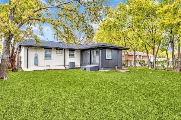 $1,995 | 9942 Santa Garza Drive, Dallas, TX 75228