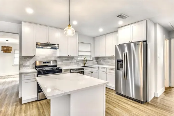 $1,995 | 9942 Santa Garza Drive, Dallas, TX 75228