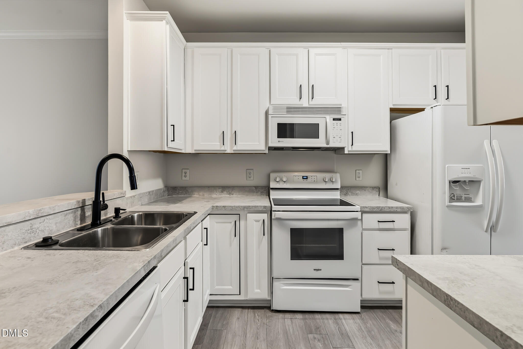 4536 Sugarbend Way Raleigh, NC 27606 - Photo 21 of 45 Kitchen