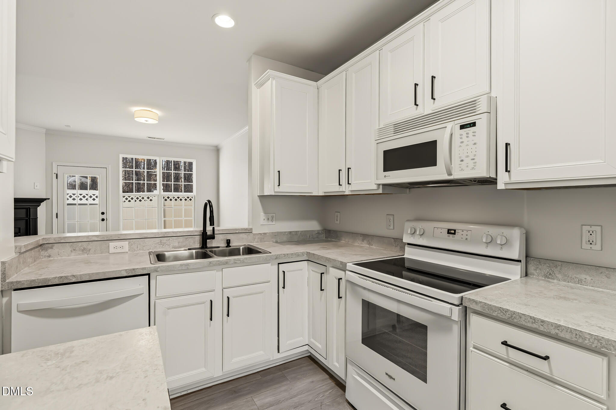 4536 Sugarbend Way Raleigh, NC 27606 - Photo 25 of 45 Kitchen