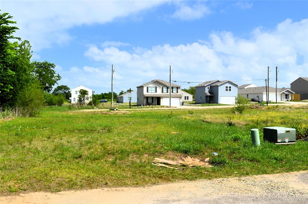 314 Rike Road Mabank, TX 75147 - Photo 6 of 6 a view of a house with a big yard