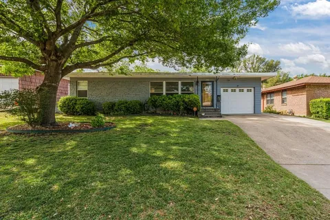 $295,000 | 3401 West Fuller Avenue, Fort Worth, TX 76133