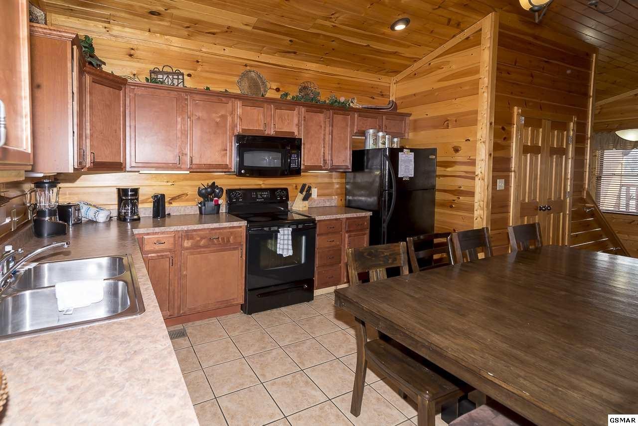 812 Resort Way, Unit ROCKYTOP Gatlinburg, TN 37738 - Photo 11 of 29 Gallery Image 11