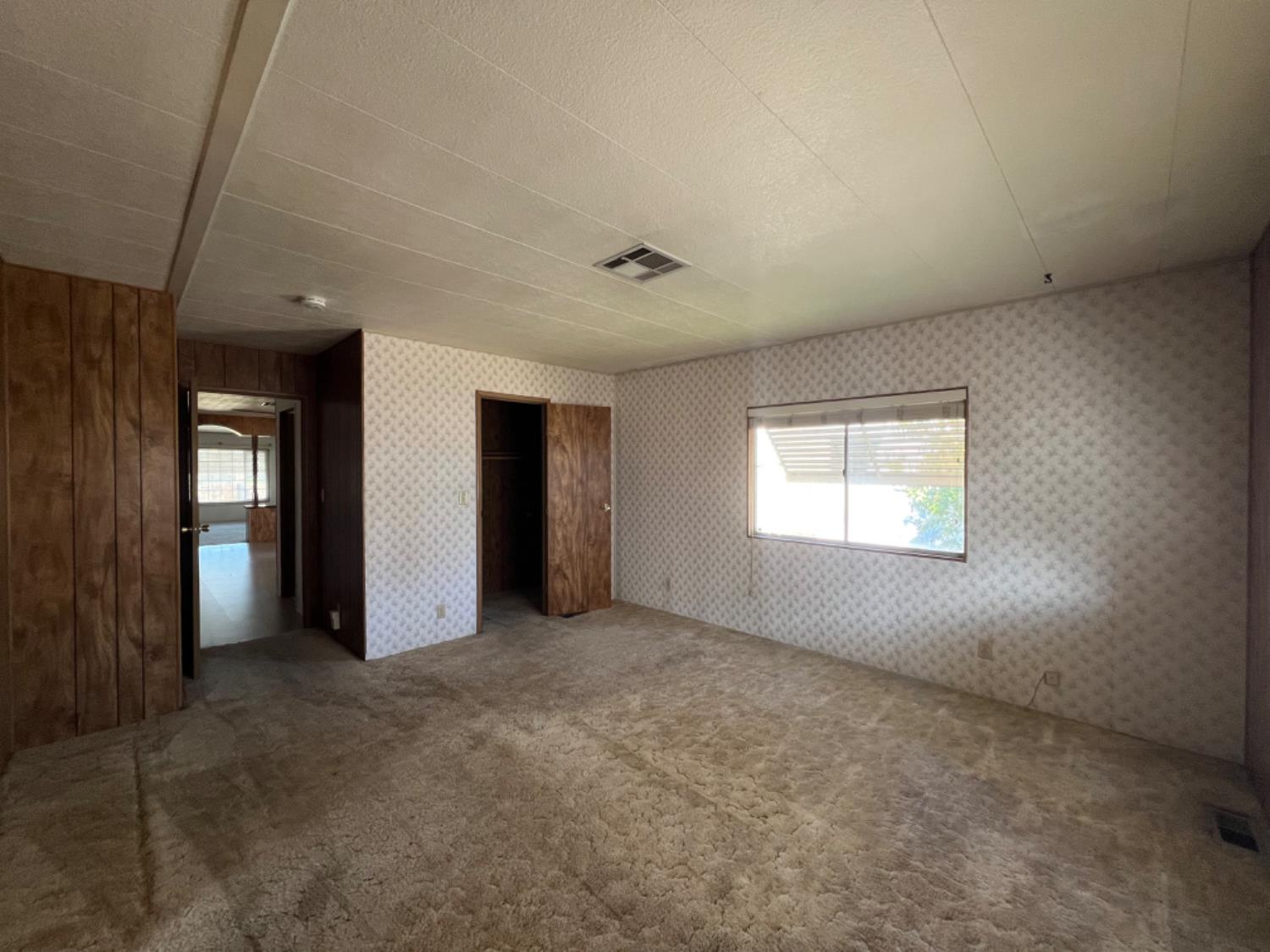144 Gumtree Drive Rancho Cordova, CA 95670 - Photo 15 of 21 an empty room with windows