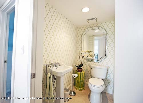 3883 Gulf Stream Road, Unit 2N Delray Beach, FL 33483 - Photo 9 of 9 Powder Room