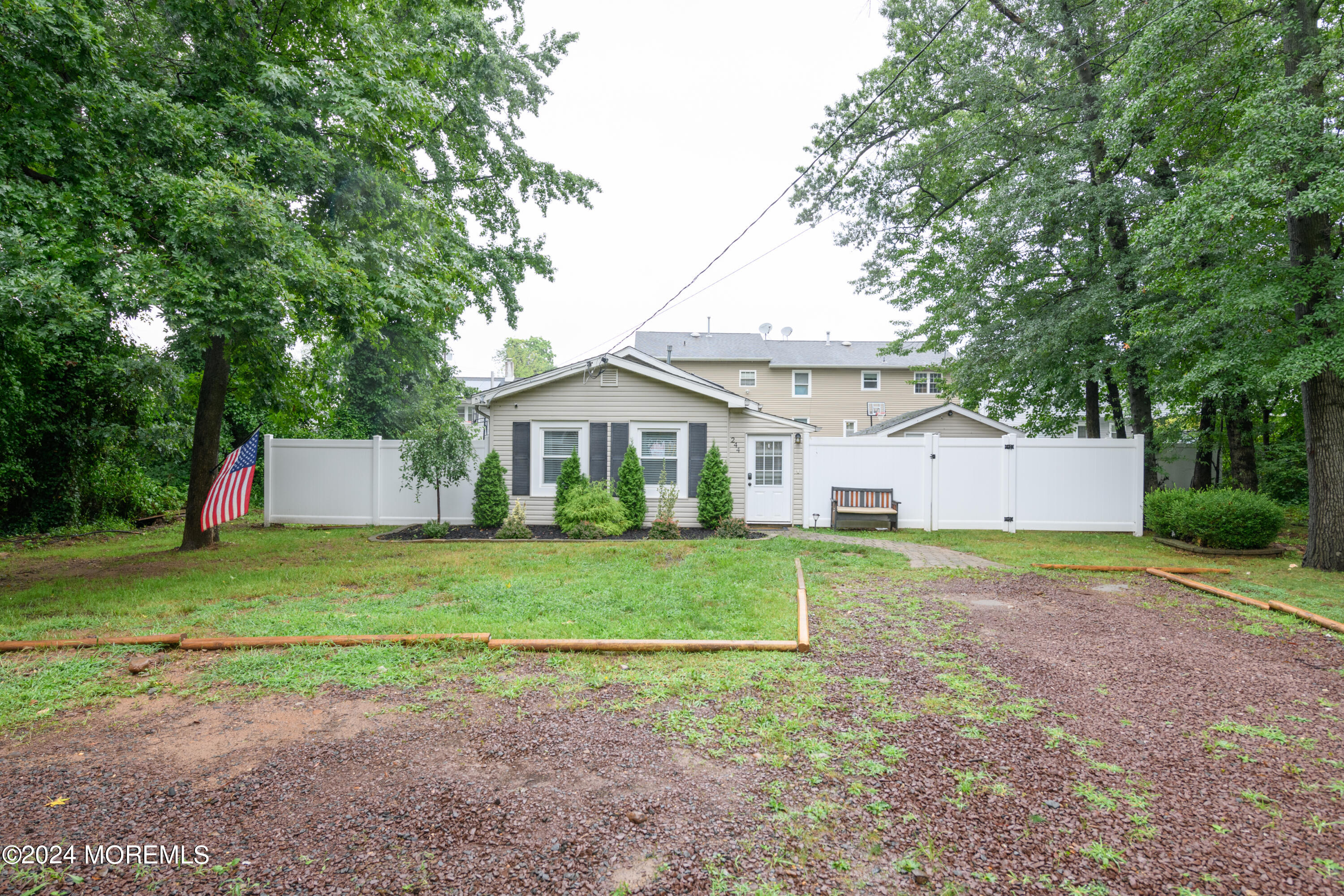 244 Amboy Road Keyport, NJ 07735 - Photo 19 of 20 BAP_1379