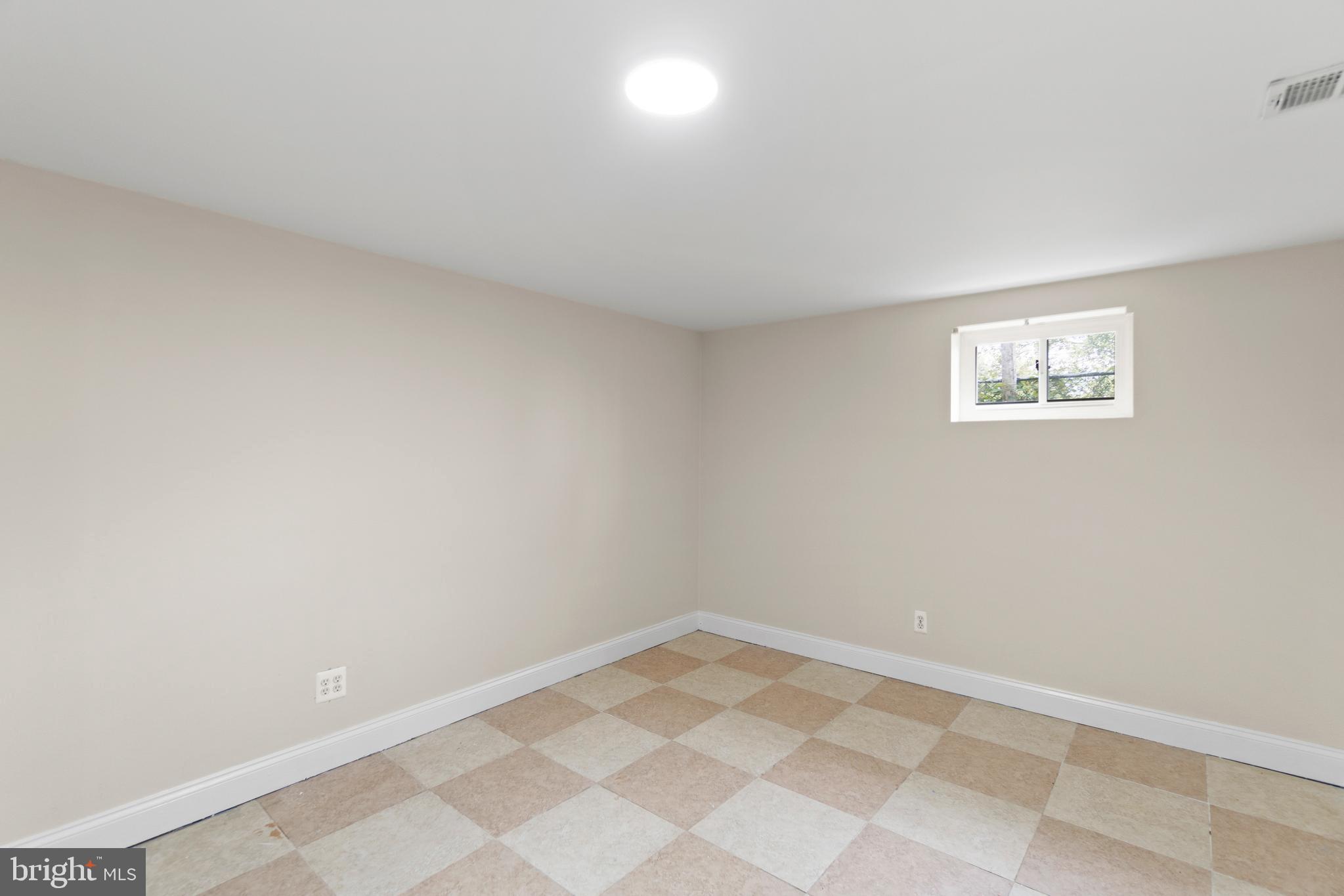 1401 Wheaton Lane Silver Spring, MD 20902 - Photo 23 of 51 Gallery Image 23
