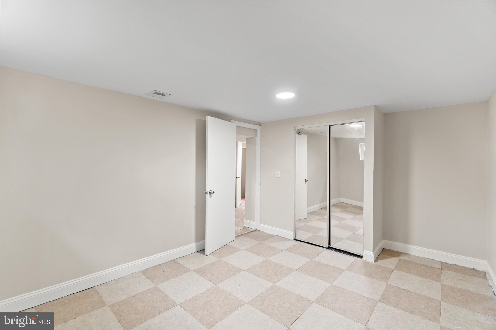 1401 Wheaton Lane Silver Spring, MD 20902 - Photo 25 of 51 Gallery Image 25