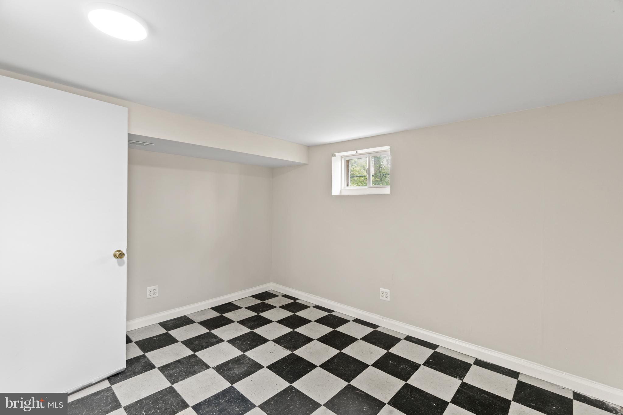1401 Wheaton Lane Silver Spring, MD 20902 - Photo 29 of 51 Gallery Image 29