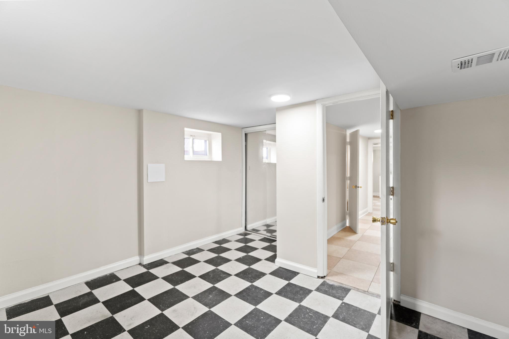 1401 Wheaton Lane Silver Spring, MD 20902 - Photo 30 of 51 Gallery Image 30